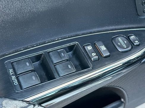 Used 2016 Toyota Avalon Limited w/ Toyota Safety Sense Package FWD image 13