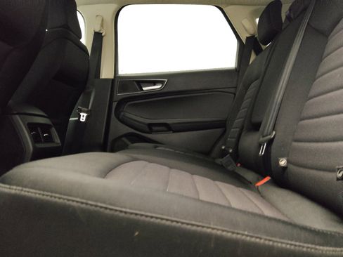 Used 2020 Ford Edge SE FWD image 18
