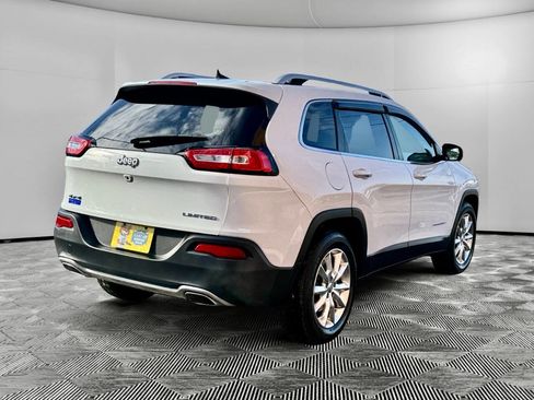 Used 2016 Jeep Cherokee Limited image 5