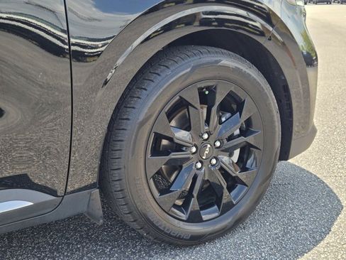 Certified 2024 Kia Carnival SX FWD image 13
