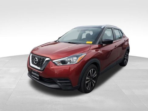 Used 2019 Nissan Kicks SV image 3
