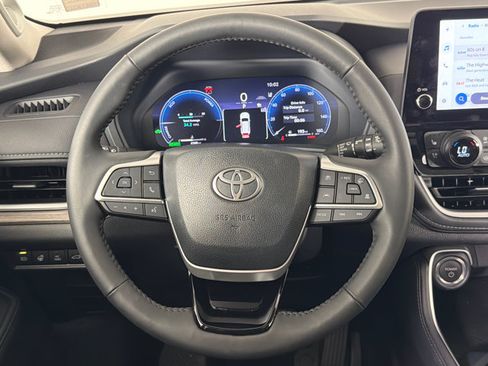 Used 2026 Toyota Grand Highlander AWD Hybrid image 25