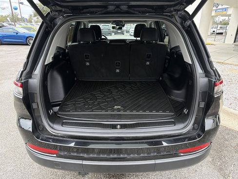 Used 2023 Jeep Grand Cherokee Limited w/ Luxury Tech Group II image 23