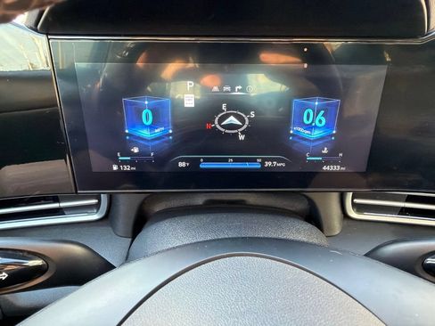 Used 2025 Hyundai Elantra SEL FWD image 29