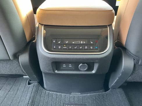 New 2026 INFINITI QX80 Luxe w/ Cargo Package AWD/4WD image 31
