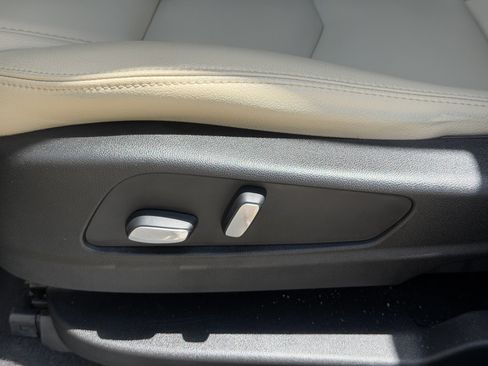Used 2019 Cadillac XT5 Premium Luxury FWD image 20