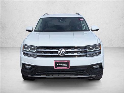 Used 2019 Volkswagen Atlas SE w/ Towing Package image 2