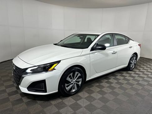 Certified 2025 Nissan Altima 2.5 S image 7