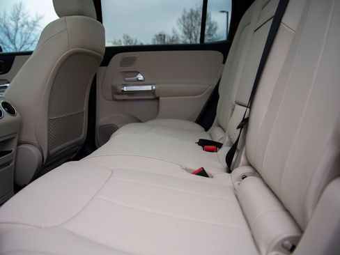 New 2026 Mercedes-Benz GLB 250 4MATIC image 13