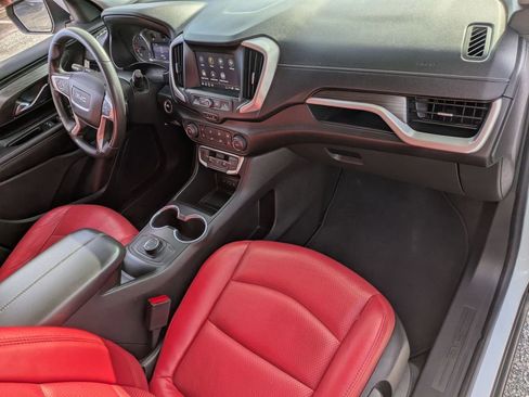 Used 2022 GMC Terrain SLE image 23