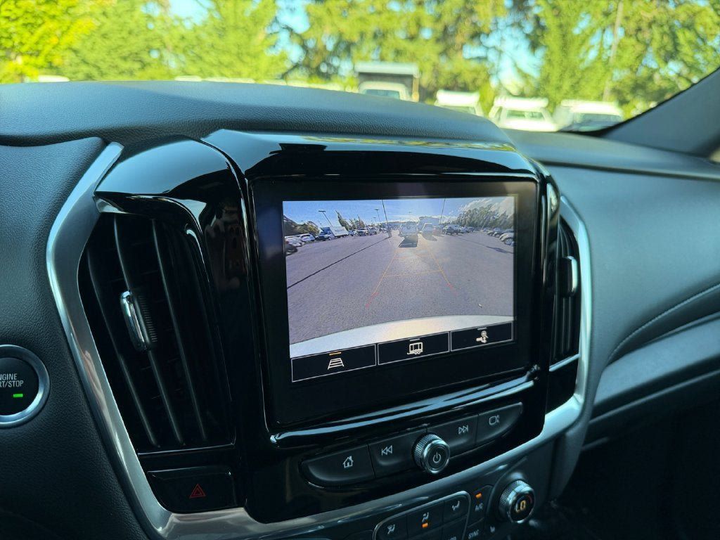 Used 2022 Chevrolet Traverse LT AWD/4WD image 18