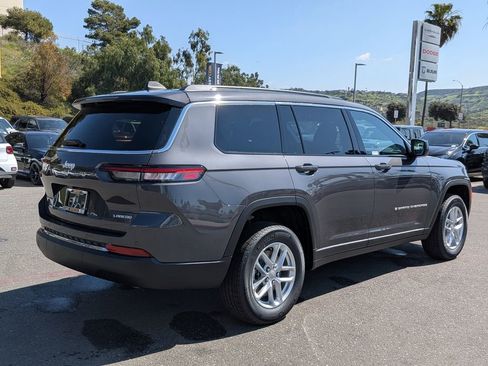 New 2026 Jeep Grand Cherokee L Laredo image 8