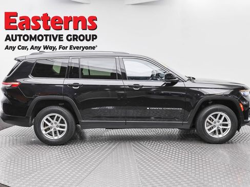 Used 2022 Jeep Grand Cherokee L Laredo w/ Luxury Tech Group I AWD/4WD image 4