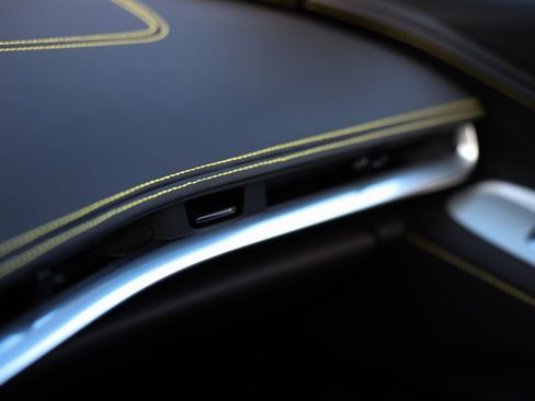 Used 2025 Chevrolet Corvette Z06 w/ Chrome Exterior Badge Package image 41