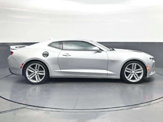Used 2018 Chevrolet Camaro SS RWD image 3