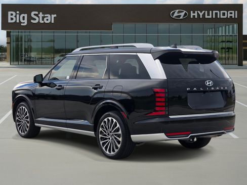 Used 2026 Hyundai Palisade Calligraphy FWD image 3