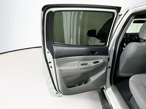 Used 2015 Toyota Tacoma PreRunner w/ SR5 Package image 24