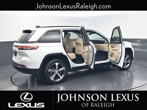 Used 2024 Jeep Grand Cherokee Limited w/ Luxury Tech Group II AWD/4WD image 30