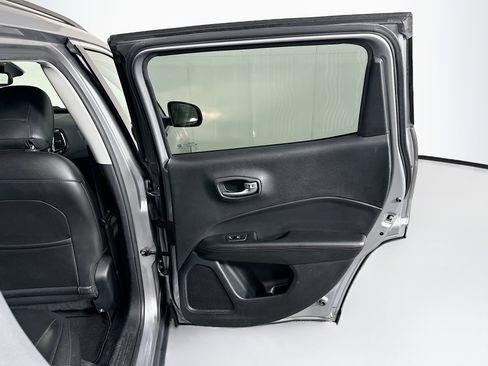 Used 2019 Jeep Compass Limited FWD image 27