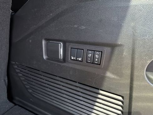 Used 2024 Chevrolet Tahoe Premier image 38