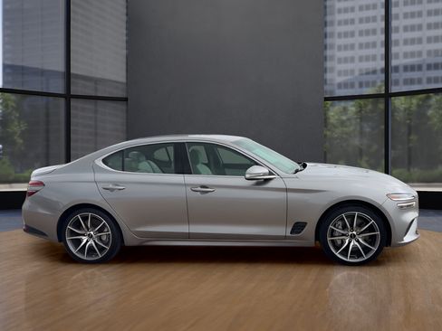 Used 2025 Genesis G70 2.5T AWD/4WD image 4