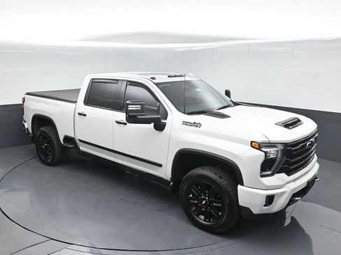 Used 2024 Chevrolet Silverado 3500 High Country w/ High Country Premium Package AWD/4WD image 39