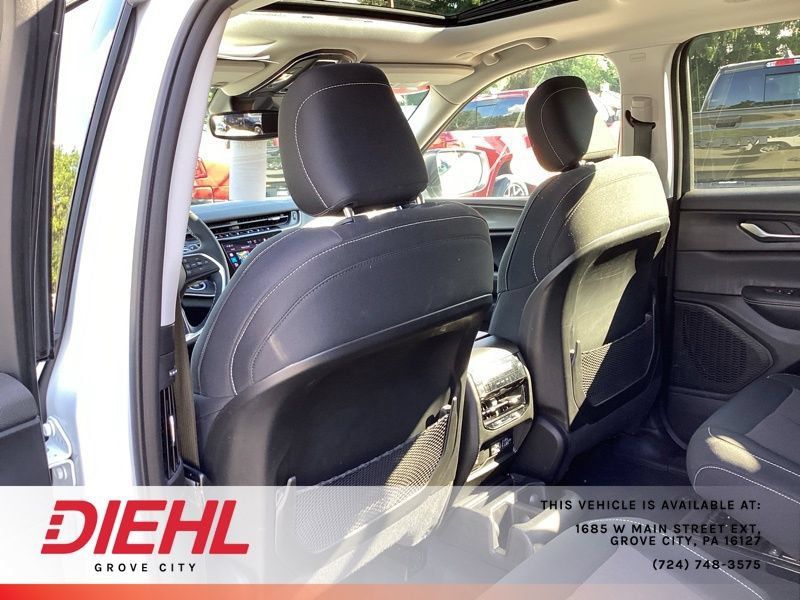 Used 2023 Jeep Grand Cherokee L Laredo w/ Luxury Tech Group I AWD/4WD image 21