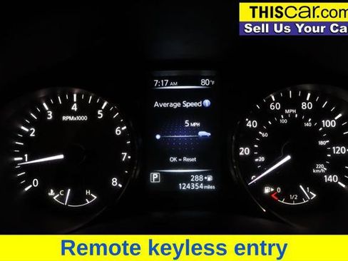 Used 2017 Nissan Rogue SV FWD image 13