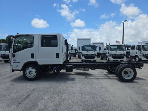 New 2027 Isuzu NPR RWD image 5