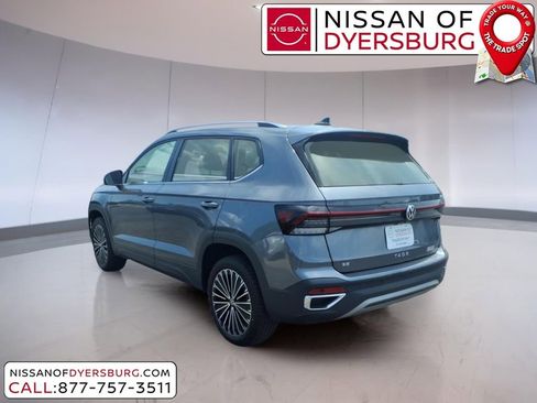 Used 2025 Volkswagen Taos SE FWD image 5