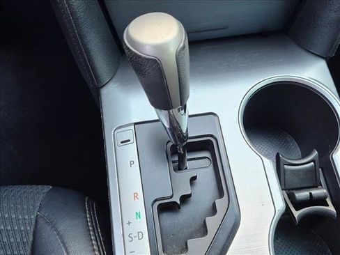 Used 2014 Toyota Camry SE FWD image 11