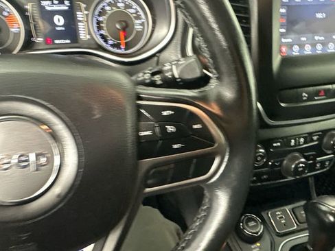 Certified 2019 Jeep Cherokee Latitude Plus w/ Cold Weather Group image 27