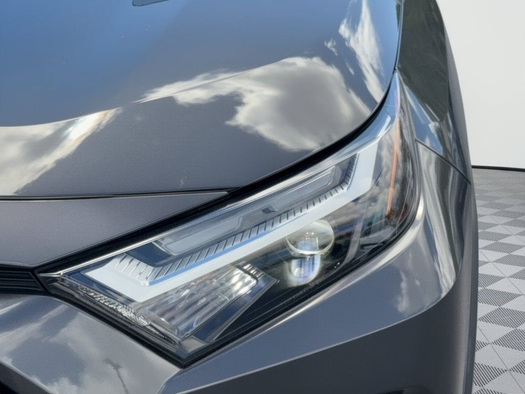 Used 2023 Toyota RAV4 LE AWD/4WD image 12