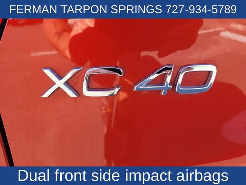 Used 2019 Volvo XC40 T5 Momentum image 17