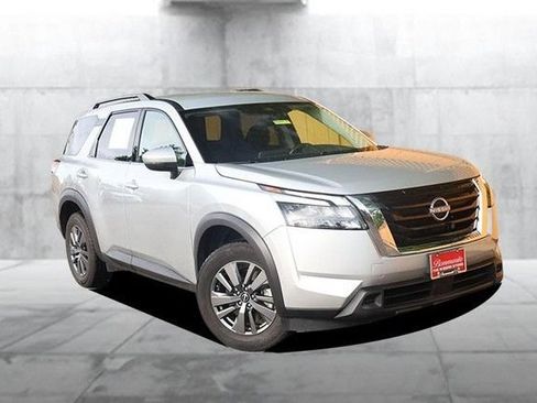 Certified 2025 Nissan Pathfinder SV AWD/4WD image 2