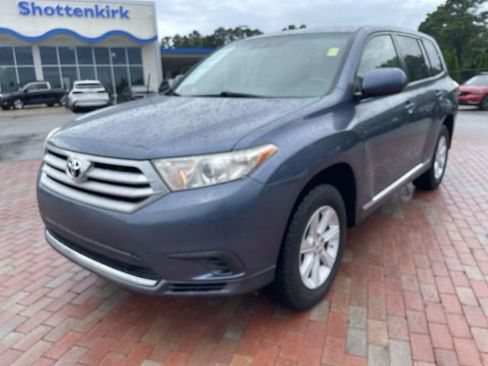 Used 2011 Toyota Highlander 4WD image 1