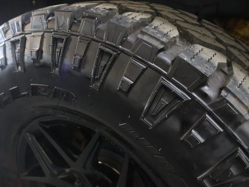 Used 2019 Chevrolet Colorado ZR2 image 32