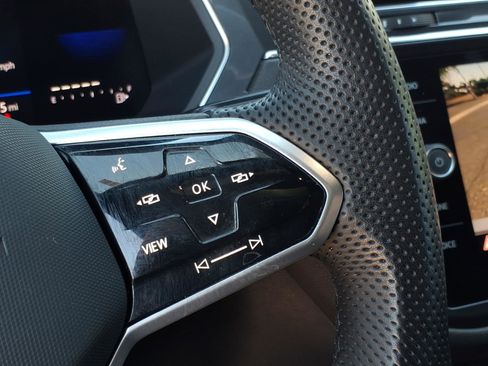 Certified 2024 Volkswagen Tiguan SE R-Line image 34