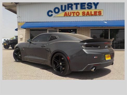 Used 2016 Chevrolet Camaro SS RWD image 5