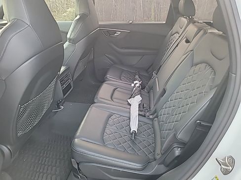Used 2020 Audi SQ7 Prestige w/ Prestige Package image 6