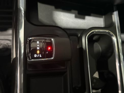 Used 2023 Chevrolet Silverado 1500 LTZ w/ Technology Package AWD/4WD image 27