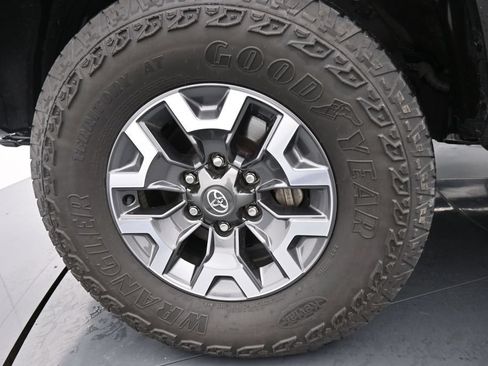 Used 2023 Toyota Tacoma TRD Off-Road AWD/4WD image 14