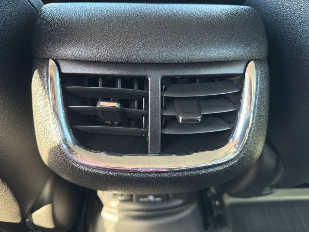 Used 2018 Chevrolet Malibu Premier w/ Premier Sun and Wheel Package FWD image 26