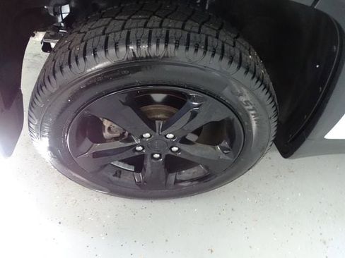 Certified 2023 Jeep Grand Cherokee Limited w/ Black Appearance Package AWD/4WD image 31