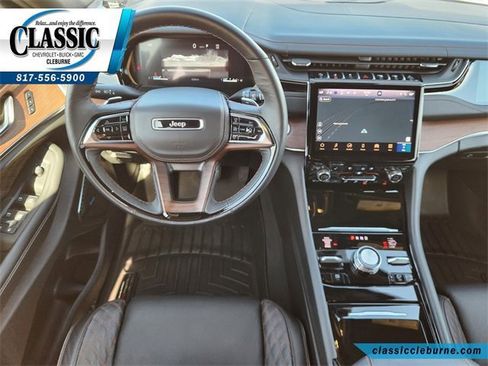 Used 2025 Jeep Grand Cherokee L Summit w/ Advanced Protech Group IV image 3