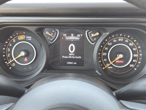 Used 2025 Jeep Wrangler Unlimited Sport AWD/4WD image 19
