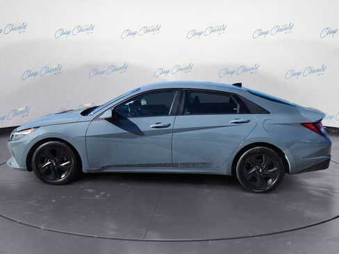 Used 2021 Hyundai Elantra SEL w/ Convenience Package image 2