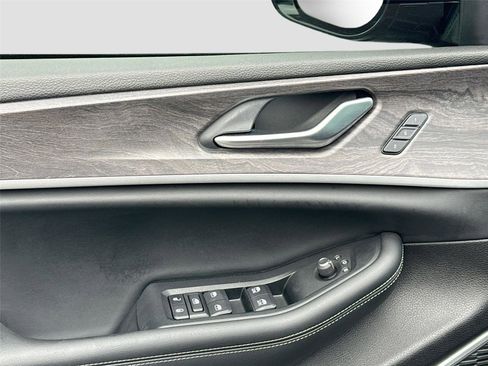 Used 2022 Jeep Grand Cherokee L Limited w/ Luxury Tech Group II image 17