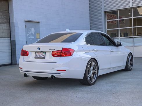 Used 2018 BMW 340i Sedan w/ Premium Package RWD image 4