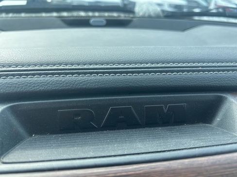 Used 2017 RAM 1500 Laramie image 15